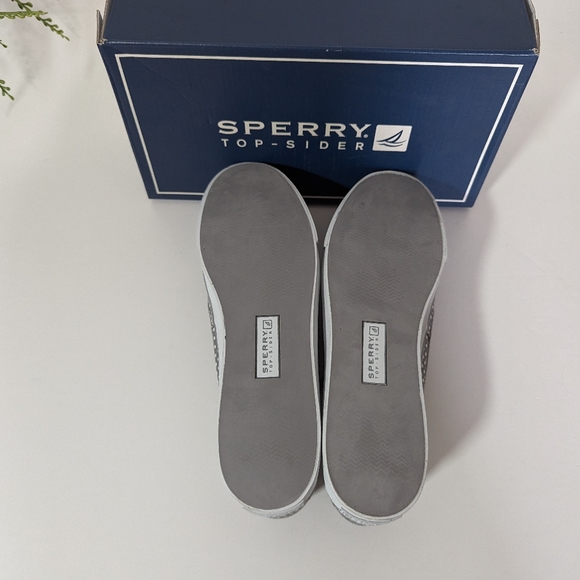 NIB Sperry Women's Top sider Gray & White Polka Dots Size 9 - Picture 8 of 9